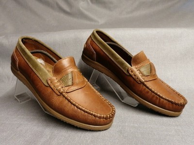 clarks men's loafers uk