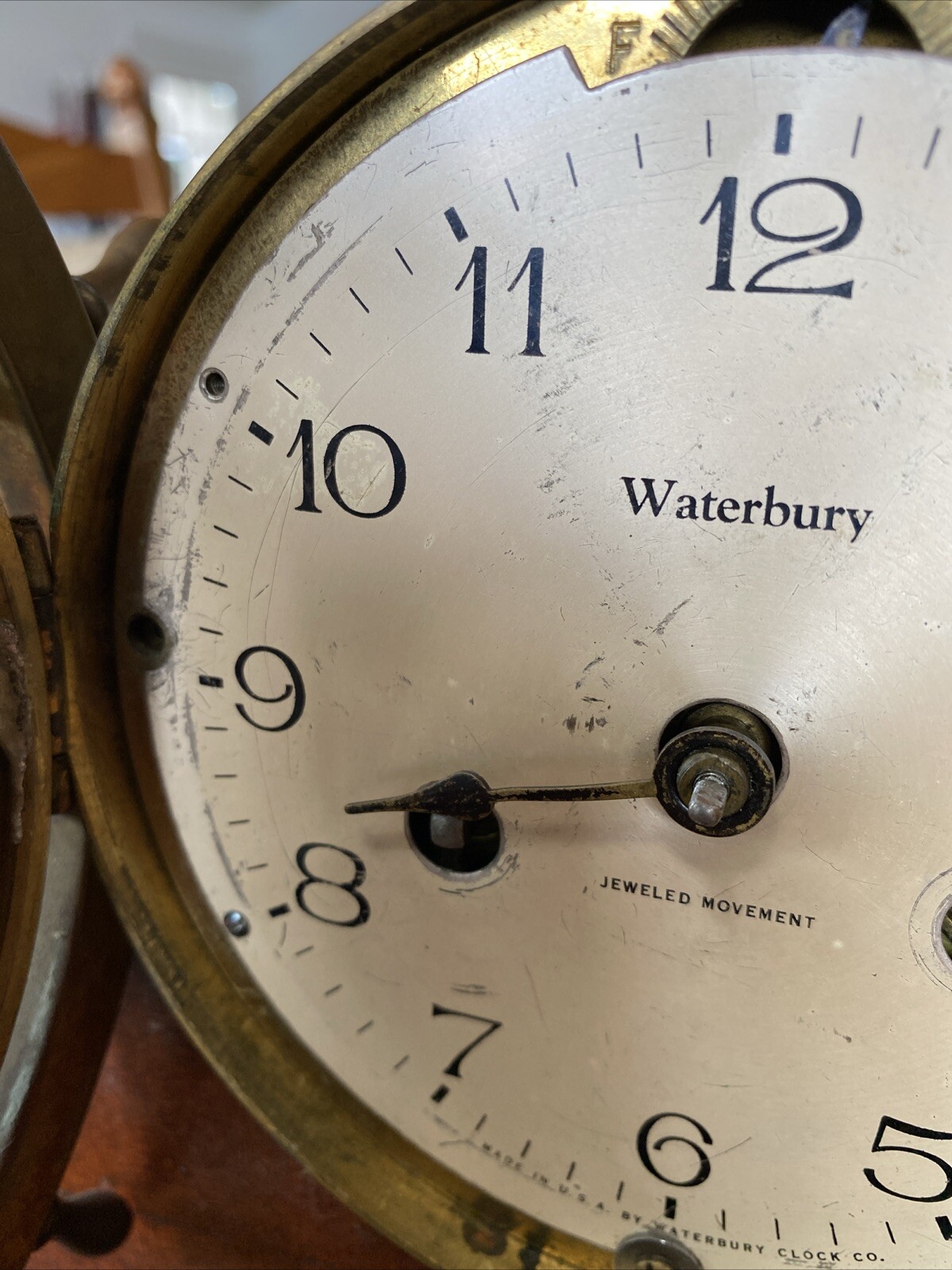 Antique Ship's Wheel Solid Brass Nautical Marine Mantle Clock Wood Beveled Glass