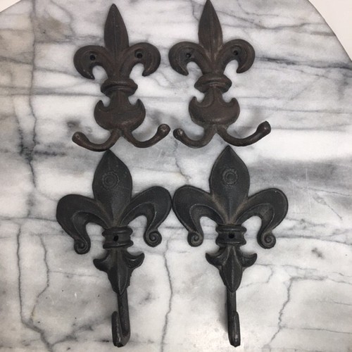 Menge 4 Gusseisen Fleur de Lis doppelte einwandige Haken Schlüssel Garderobe Handtuch Aufhänger