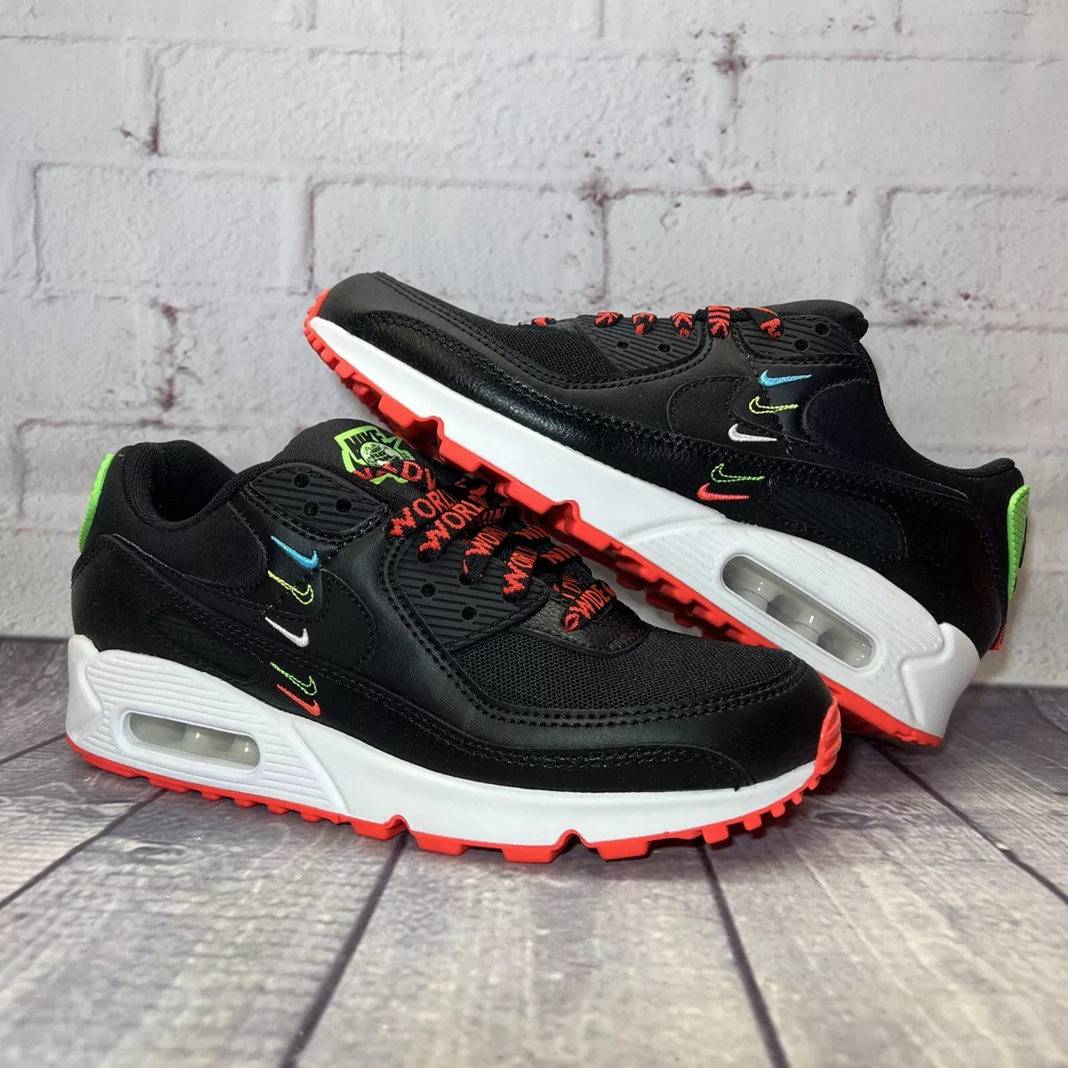 Nike Air Max 90 Worldwide Black Green Shoes CK7069 001 Women s Size 7 NEW