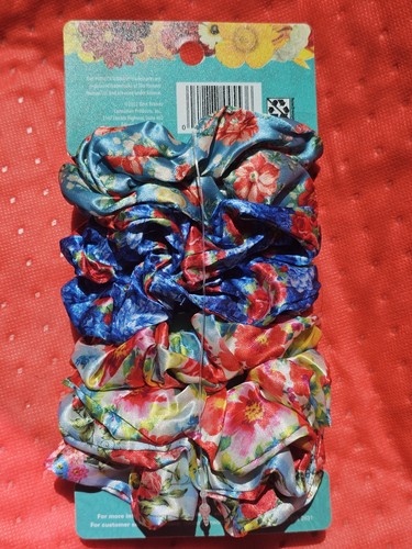 The Pioneer Woman Floral Satin Scrunchies 8 hair ties (2 Pack = 16 Hair ties) - Picture 3 of 6