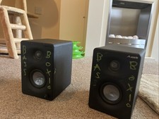Pair Of Alyssis Speakers 330 USB