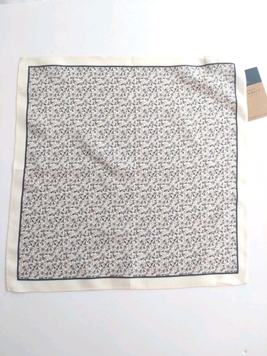 CHARLES TYRWHITT * NEW * CREAM FLORAL SILK MEN'S TOP POCKET SQUARE RRP £19.95 - Picture 3 of 4