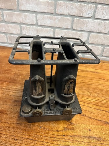 Vintage Lindemann & Hoverson Co. No. 2 Sad Iron Heater Campstove Cast Iron