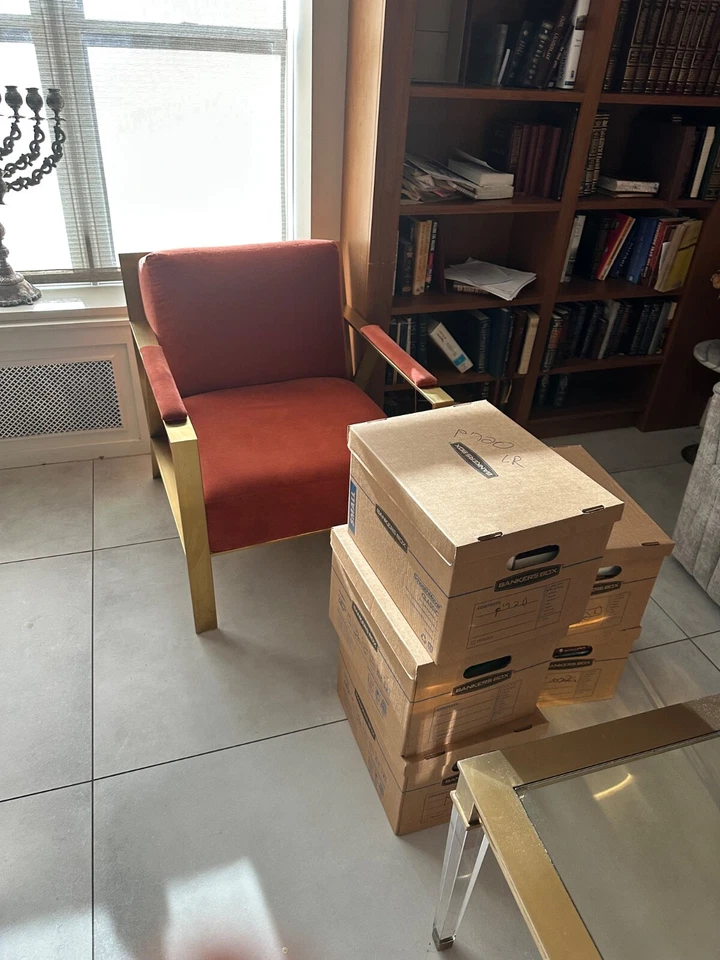 современное бархатное кресло с золотой рамой - Изображение 3 из 3