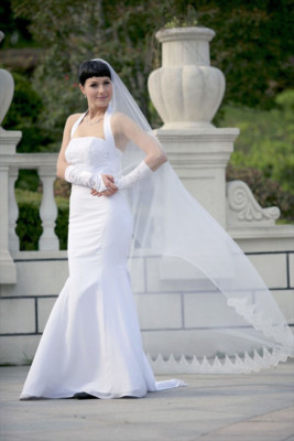 Bridal Mantilla Veil Diamond (Off) White 1 Tier Long Cathedral Length Lace Edge 