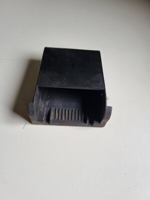 Peugeot 405 / Aschenbecher / 9612394577