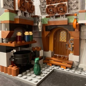 LEGO Harry Potter Hagrid's Hut (4738) 98% COMPLETE PCS, ALL MINI FIGS