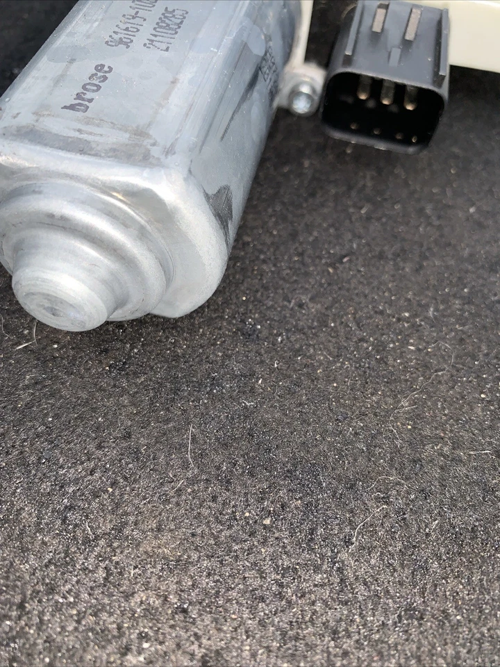 Motor regulador ventana izquierda Infiniti Q60 2017-2020 961619-102 OEM Foto 3 de 4