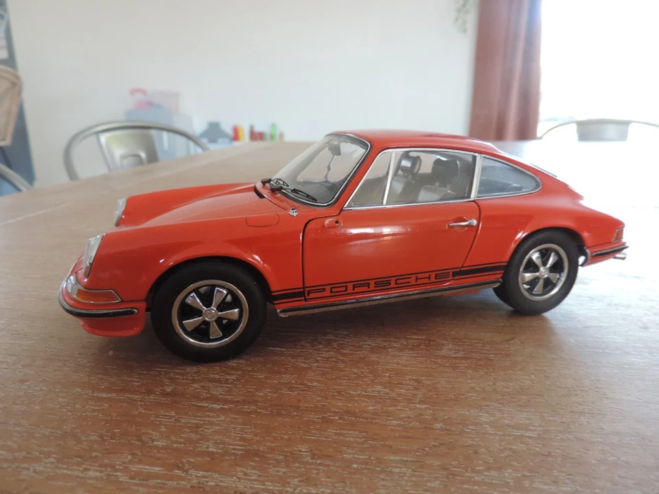 Porsche 911 2,4l S ORANGE SCHUCO 1/18 - Photo 3/4