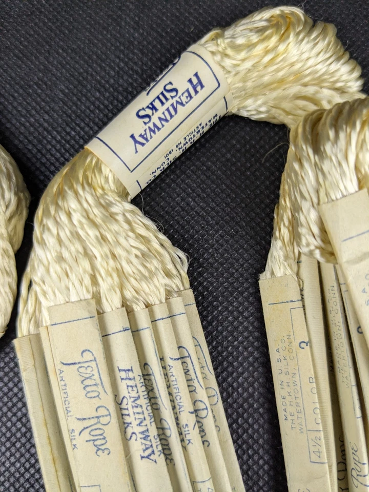 Antique 1920s Heminway Texto Rope Artificial Silk Needlecraft Skeins Lot Cream - Image 2 of 4