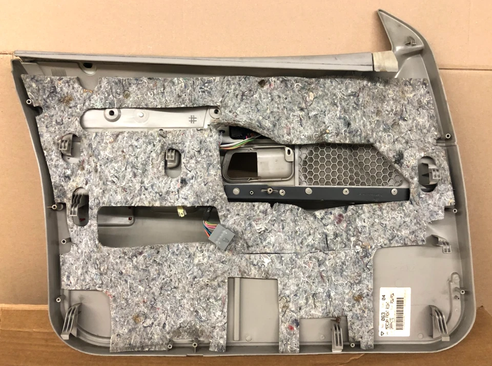 2001 mercury grand marquis door panel ( passenger front ) 1998-2002 - Image 4 of 4