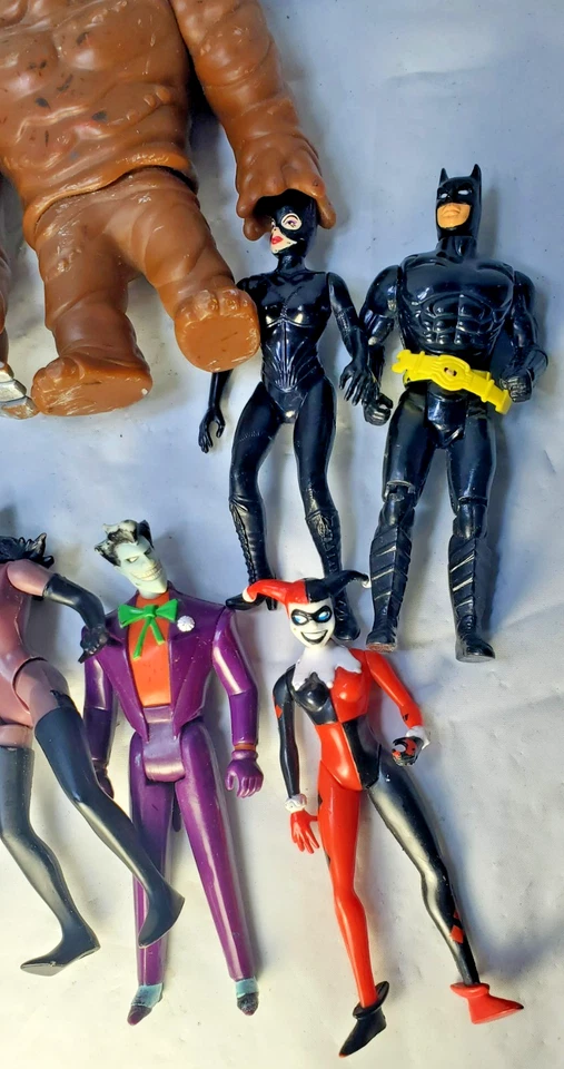 Lote de 9 figuras de acción vintage de Batman DC Comics Cat woman, Joker, Harley Quin Foto 4 de 4