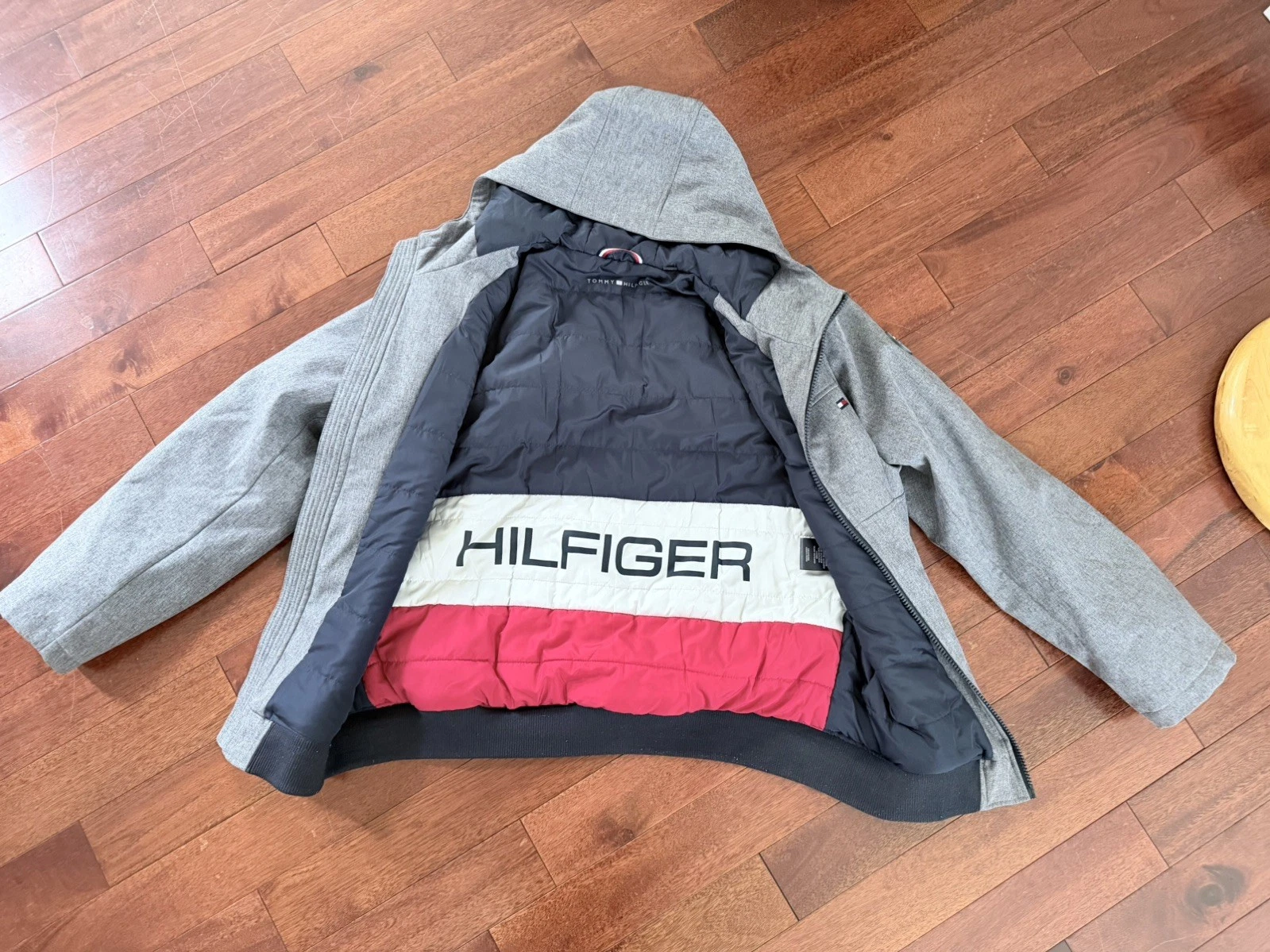Tommy Hilfiger Men's Softshell Jacket Grey Size XLarge Insulated Water Resistant