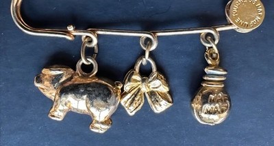 Une Touche de NAF NAF - Piglet, Knot Vintage French Designer Brooch GREAT PRICE