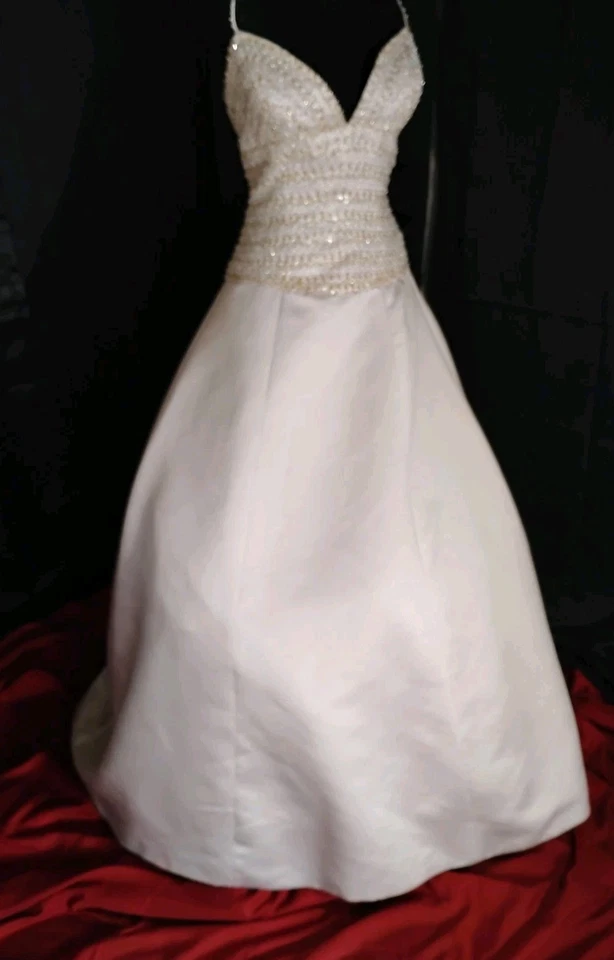 Eden Classic Rhinestone Wedding Gown Train Straps Sz 6 With Tags And Sequins Bag - Image 3 of 4
