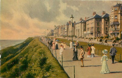 C-1910 The Leas, Folkstone well dressed people Postcard 24-9787