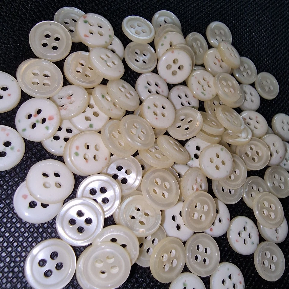 100 Vintage Natural Shell Buttons Mother Of Pearl - Pearlescent Rare Collection - Image 3 of 4