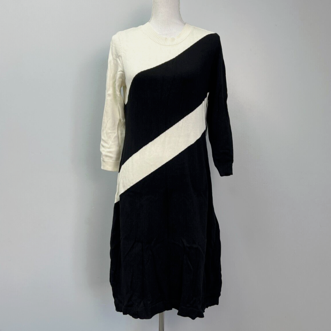 Black Label by Evan Picone Black & Cream Colorblocked Sweater Dress Size  Medium