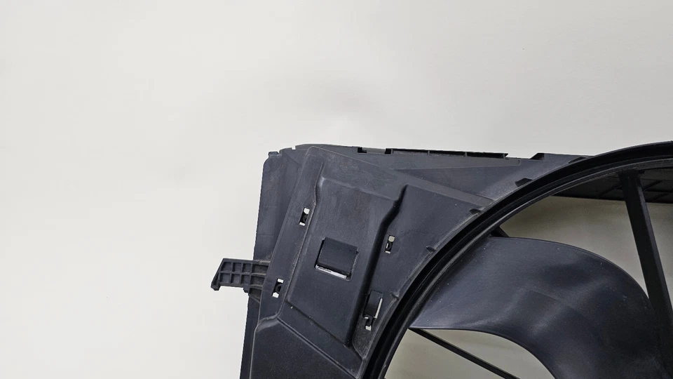 Ventilador de refrigeración del radiador Mercedes-Benz W212 E350 2011-2018 A2049060212 OEM Foto 2 de 4
