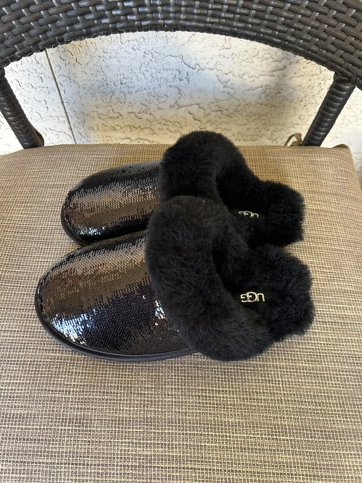 Chinelos de bola espelhada UGG Scuffette tamanho 6 - Imagem 2 de 4