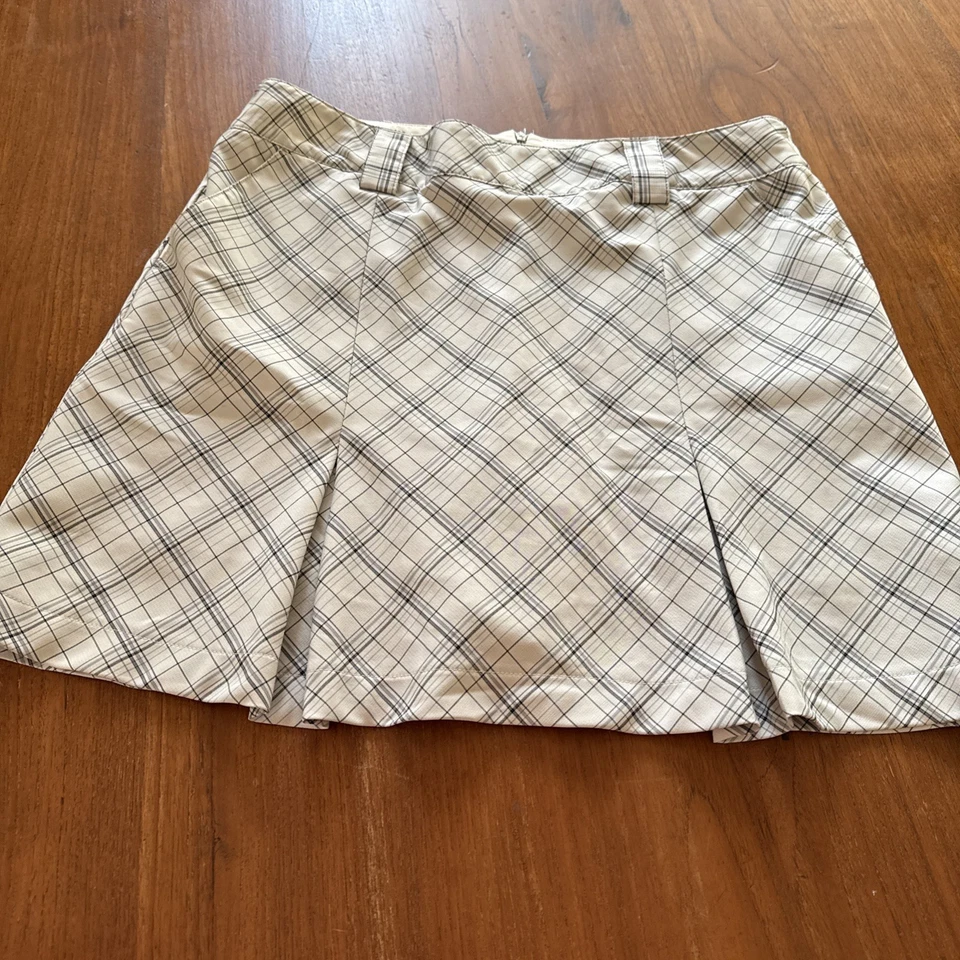 E Whitley Women's Golf Gray Plaid Lightweight Shorts, skort skirt sz 8 11” - Image 3 of 4