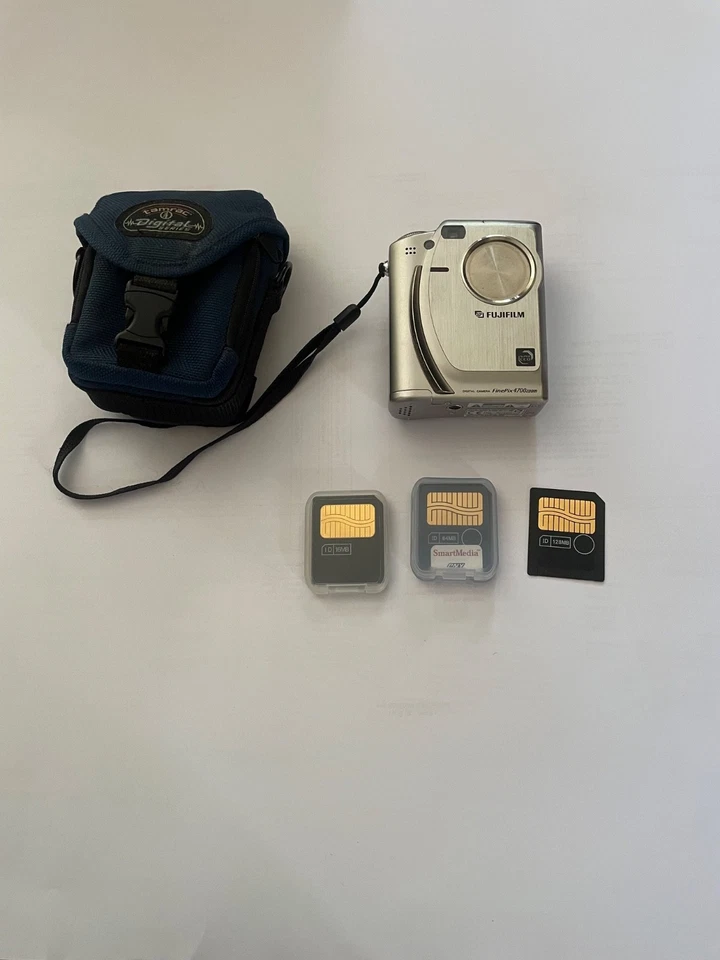 Fujifilm FinePix 4700 Zoom, photo 1 of 5