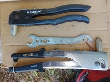 pince à rivet