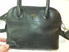 AIGNER Handtasche Damen Leder schwarz genarbt Umhängetasche. 1 Innenfach