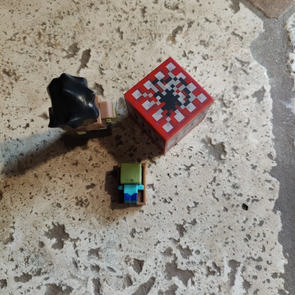 Figuras de acción Minecraft Terraria World 3" Zombie, 1" Zombie at the door y TNT Foto 4 de 4