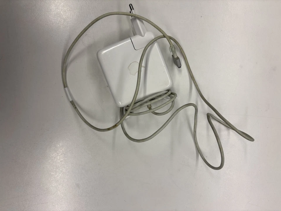 MacBook Pro Anf. 2015 - Retina 13" SSD 120 GB , 2,7GHz Dual-C. Intel i5 (2015) - Bild 3 von 4