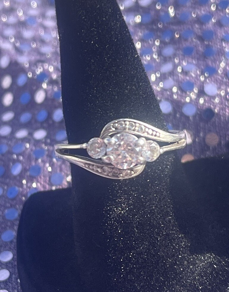Untested Diamond Ring Stamped SUN 925 - image 2