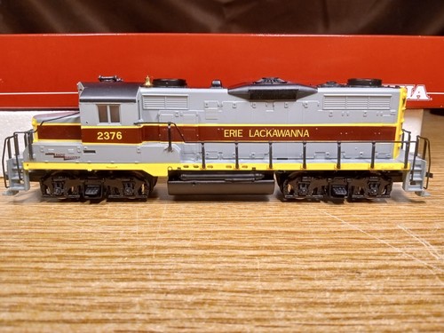 Mantua Diesel Locomotive 424-530 HO Scale Erie Lackawanna 2376 GP-20 W/Box - Picture 3 of 7