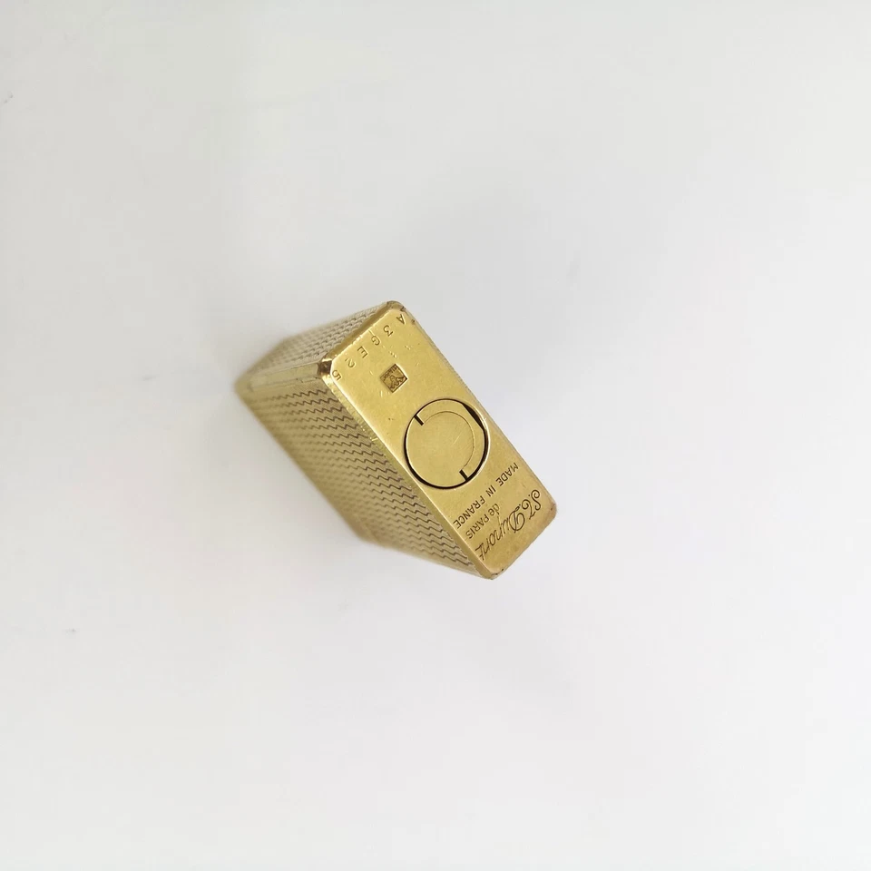 Mechero  St.Dupont chapado en oro de segunda mano - Imagen 3 de 3