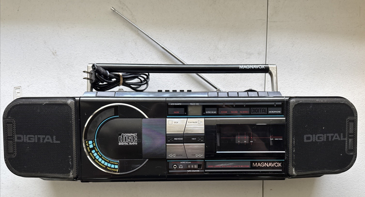 Rare Vintage 1987 D8880 Magnavox Radio Cassette Tape, 5 Band Eq