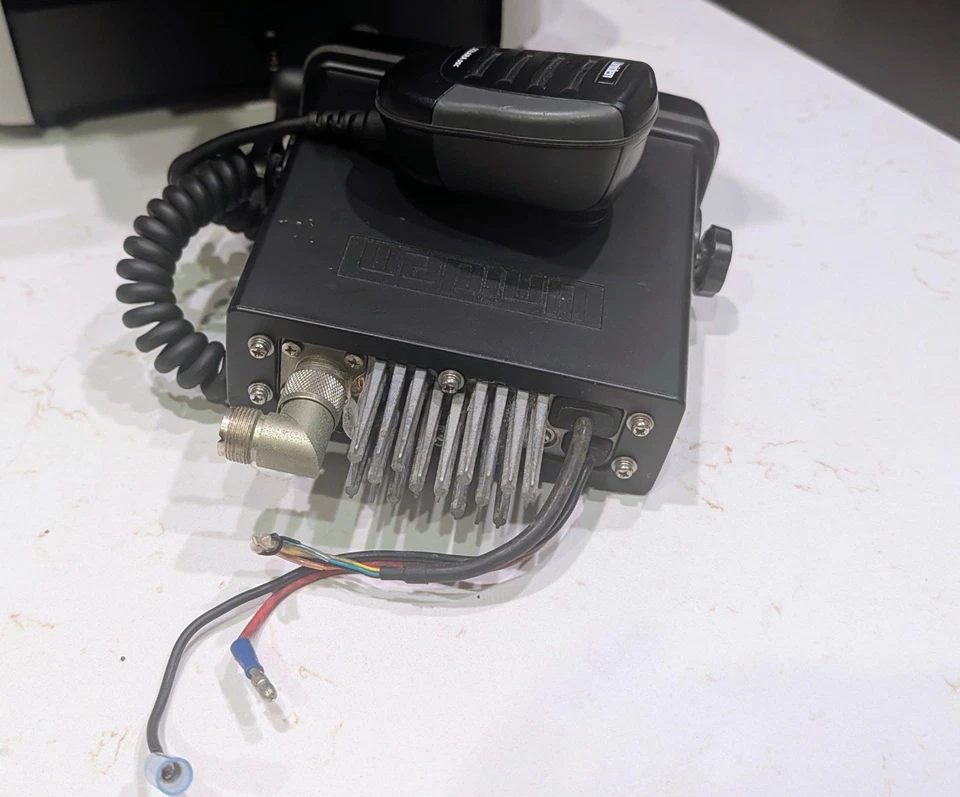 Uniden Solara DSC VHF Marine Transceiver Submersible ungetestet - Bild 2 von 2