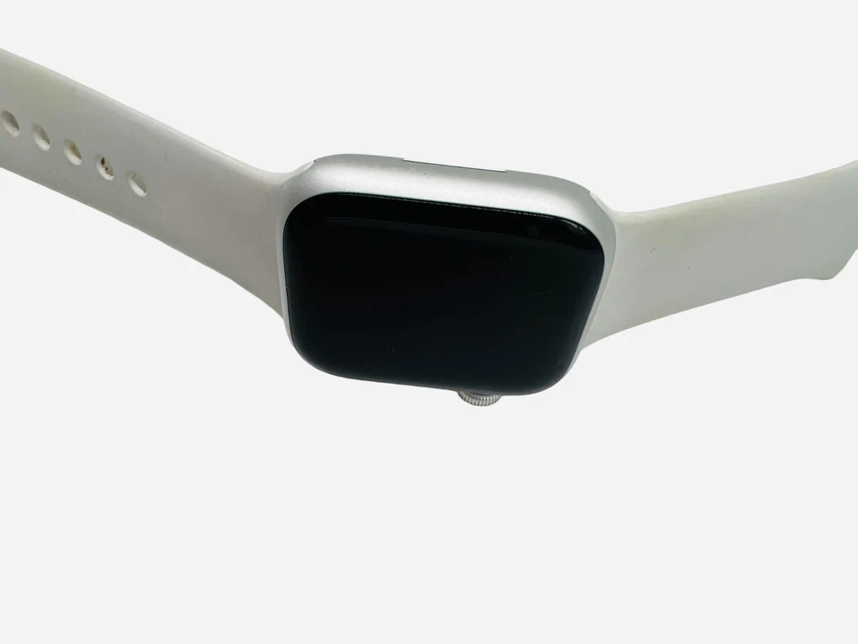 Apple Watch Series 8 GPS 41MM 3K917LLA Silver Aluminum Case White Sport Band UD - Image 3 of 4