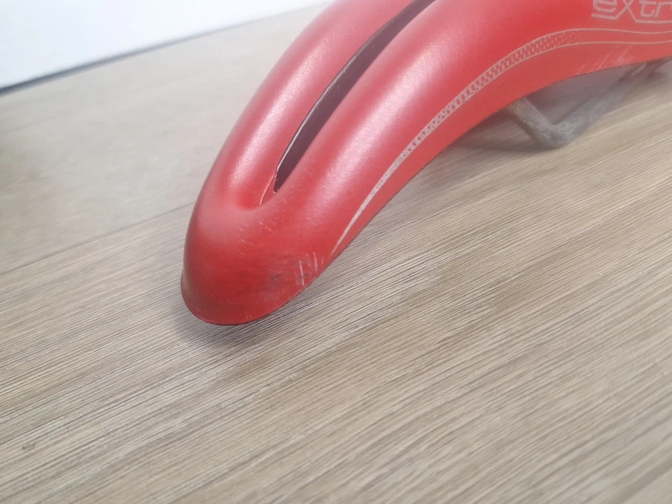 Selle SMP Selle Extra Sela Preta Bicicleta de Estrada Corrida Assento Triatlo Recortado Cutaway Ergo - Imagem 3 de 4