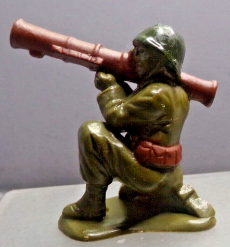 AJAXS 3 INCH PLASTIC TOY SOLDIERS KNEELING INFANTRYMAN WITH BAZOOKA - Picture 3 of 6