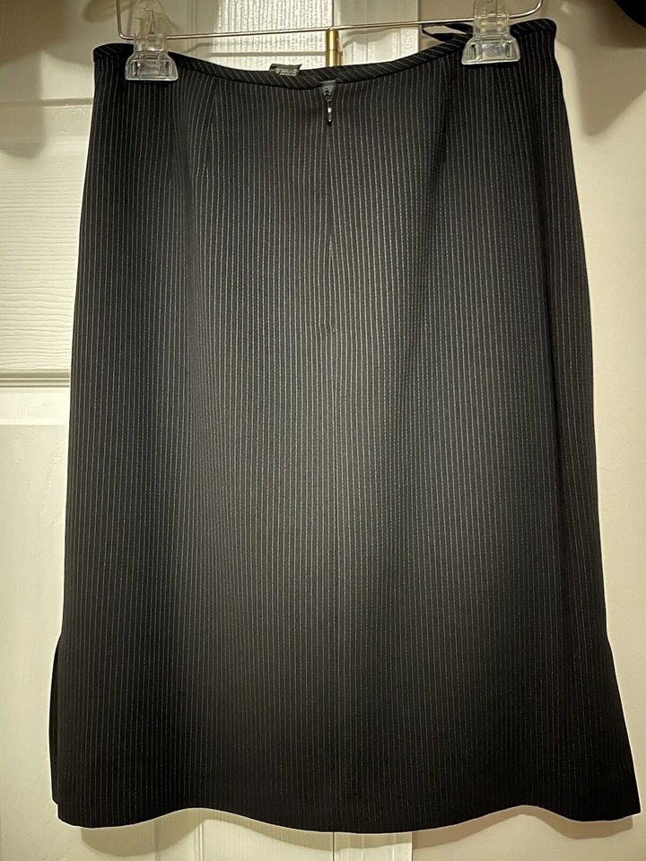 Conjunto de traje para mujer Stresa de 3 piezas chaqueta falda sin mangas rayas negras talla 6 Foto 3 de 4