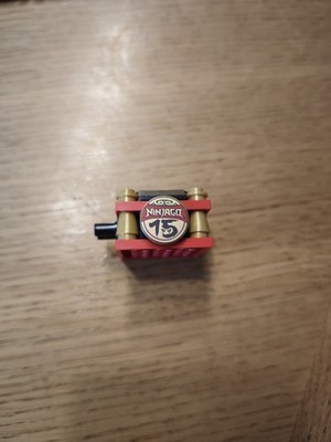 Lego Ninjago 15 Jahre Minifiguren Stand aus Original Lego Steinen