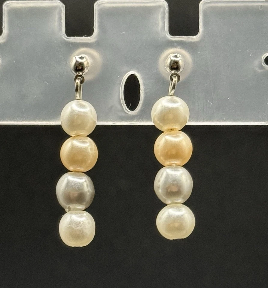 Pendientes colgantes de perlas multitono crema champán apilados tono plateado moda Foto 2 de 4