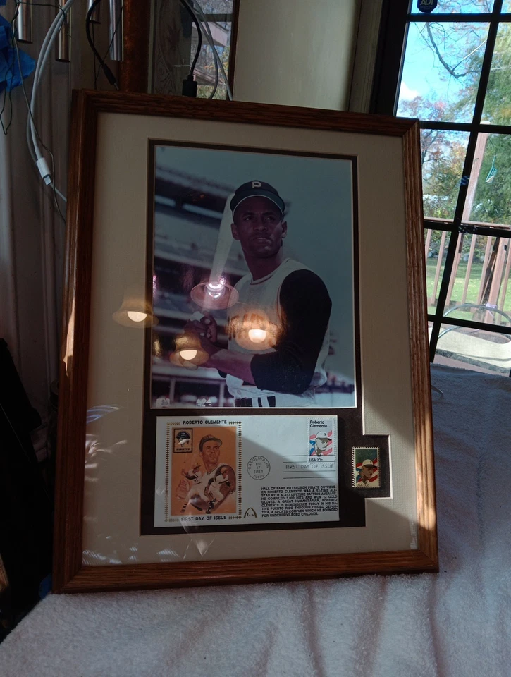 1984- HOF- Roberto Clemente First Day of Issue Stamp-Picture-framed & Gold Stamp - Image 3 of 4