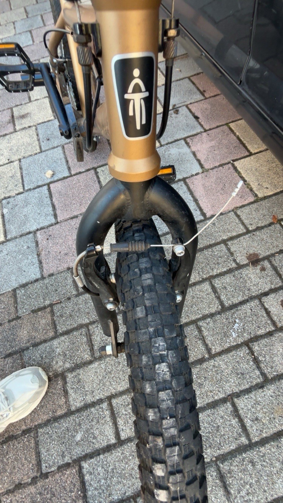 금색 1단 기어 프리스타일 BMX 자전거, 림 브레이크, BMX 핸들바