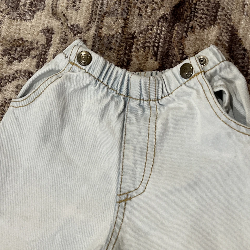 Jeans retro vintage para bebé niña Guess lavado ligero pierna a presión cintura ajustable Y2K Foto 3 de 4