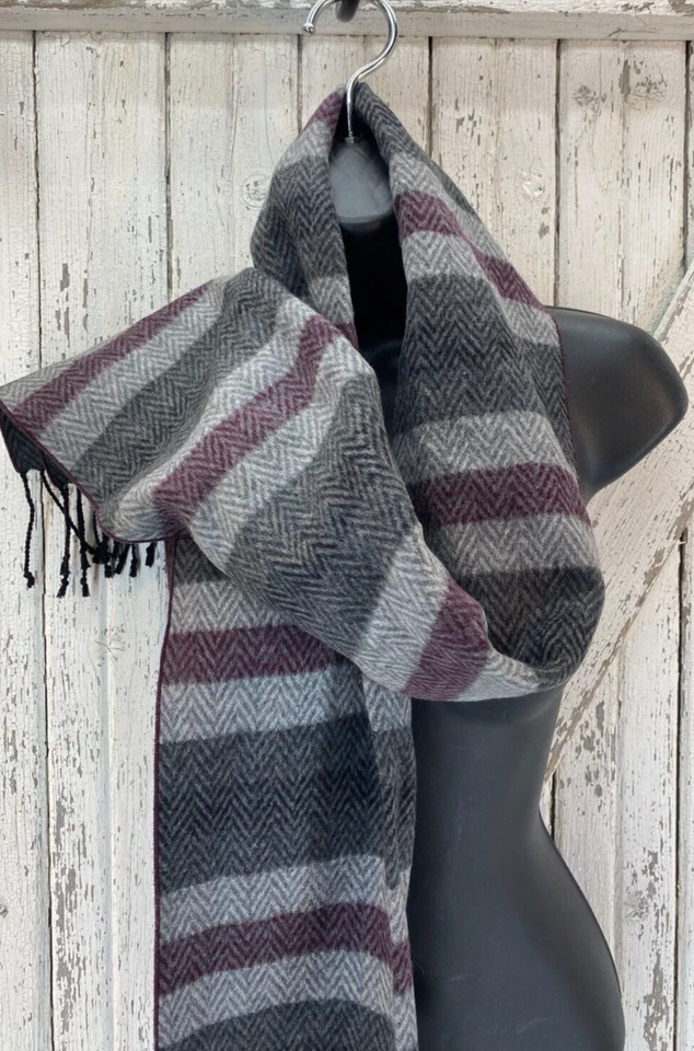 Bufanda chal cálida de invierno 100 % seda a cuadros gris granate unisex Club Room para hombre Foto 2 de 4