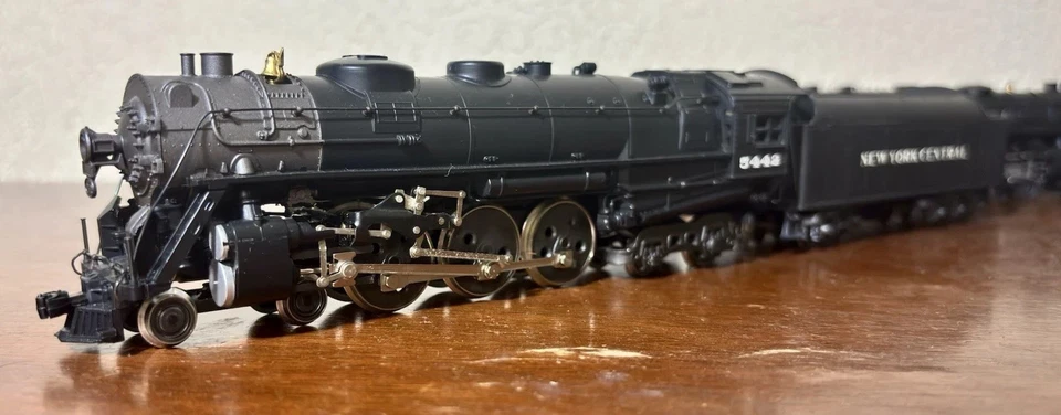 HO Scale Rivarossi 4-6-4 Hudson 5442 Scullin Disk Drivers - Image 3 of 4