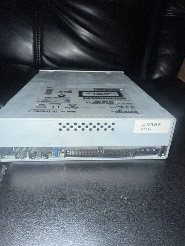 iOmega ZIP CD 650 ZIPCD384INT Internal CD Drive CDRW Rewritable Recordable - Image 4 of 4