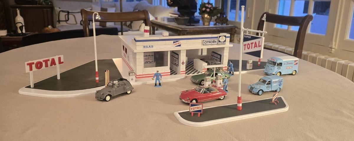 Garage vintage pour véhicules miniatures de marque Depreux - Catawiki