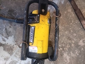 Concrete Vibrator With Quick Detach And 5' Stinger